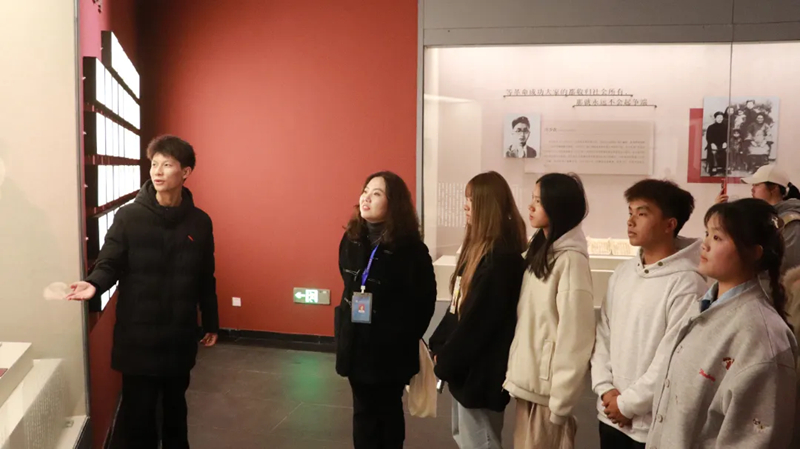 學習參觀現場。