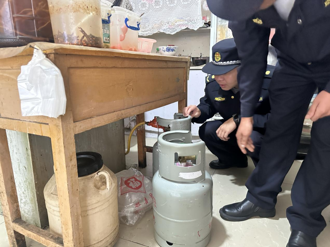 專項(xiàng)行動(dòng)現(xiàn)場(chǎng)。