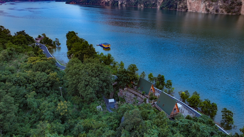 化覺鎮前順村水拍云崖度假民宿 吳艷禹.jpg