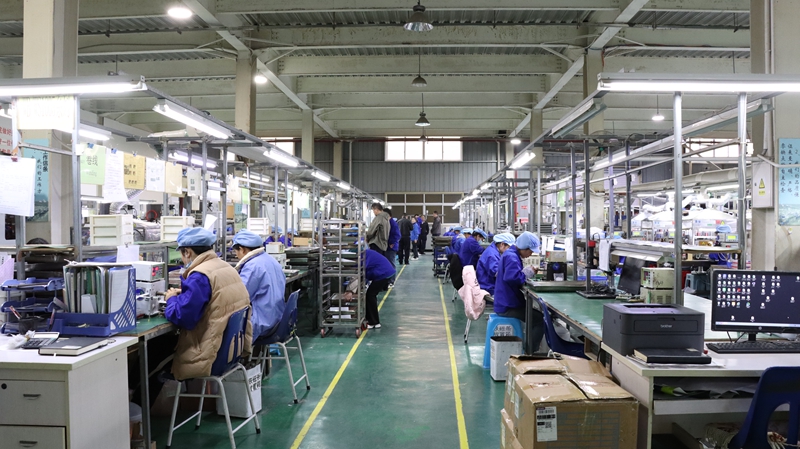 生產(chǎn)車間里生產(chǎn)正旺。