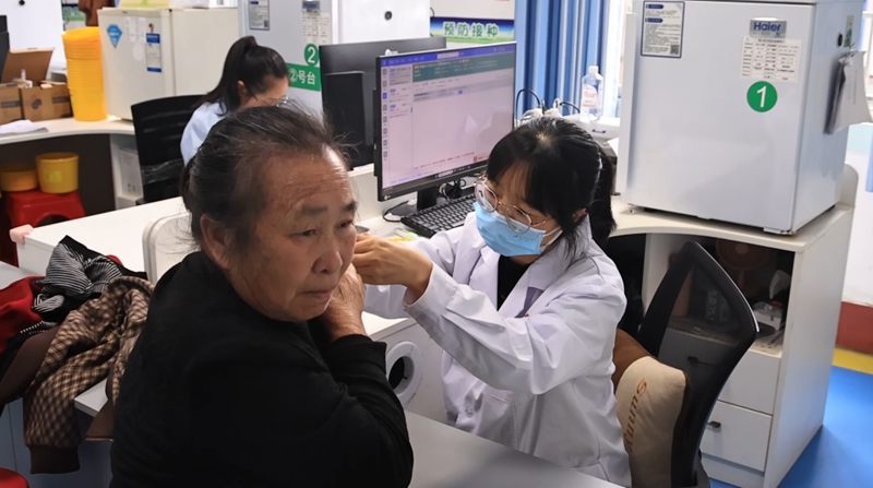 貴州獨山:流感疫苗“應接盡接” 共筑群體免疫防線。