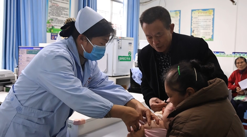 貴州獨山:流感疫苗“應接盡接” 共筑群體免疫防線。
