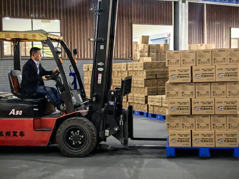 貴州思南：各企業錨定全年目標 全力沖刺四季度(3).jpg