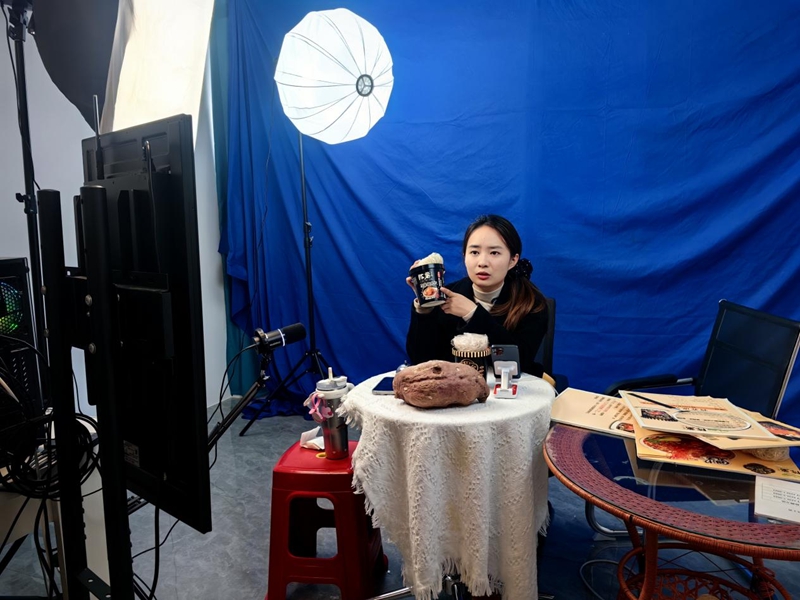 各企業錨定全年目標，全力沖刺四季度。