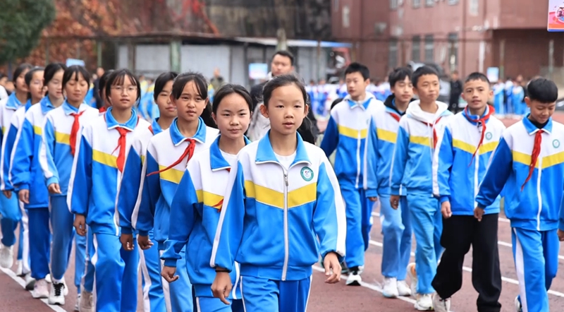 24所學校1100余名運動員逐夢運動場。