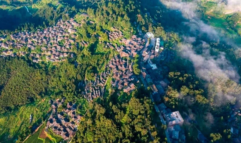 從江岜沙苗寨。吳德軍攝