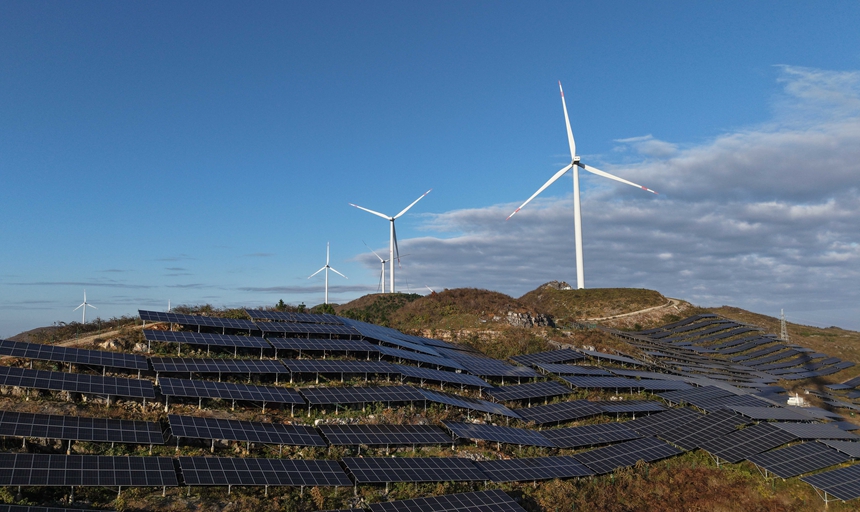 松桃苗族自治縣盤石鎮的風電項目和光伏項目。