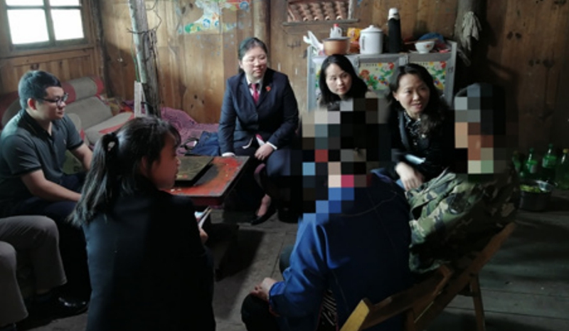 都勻市人民檢察院檢察官上門開展司法救助,紓解群眾家庭困境.jpg