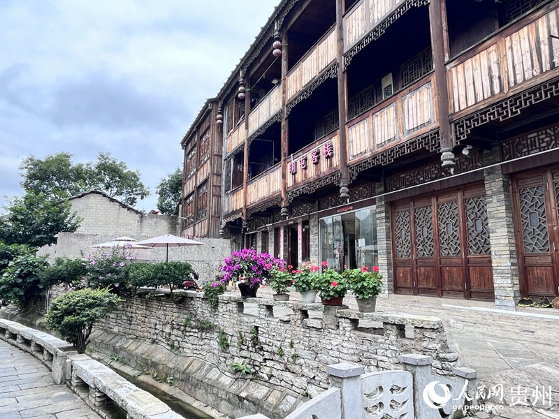 屯堡村寨風貌。人民網 陳潔泉攝