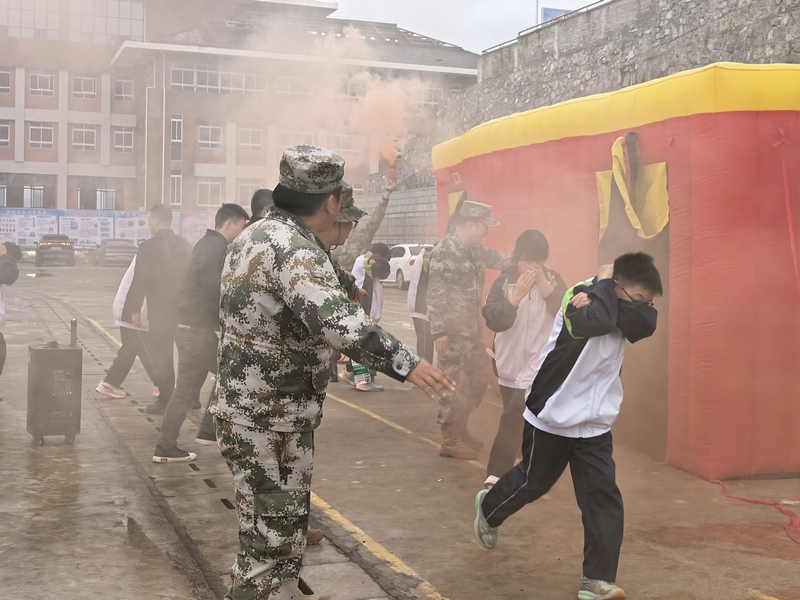 模擬火災疏散。