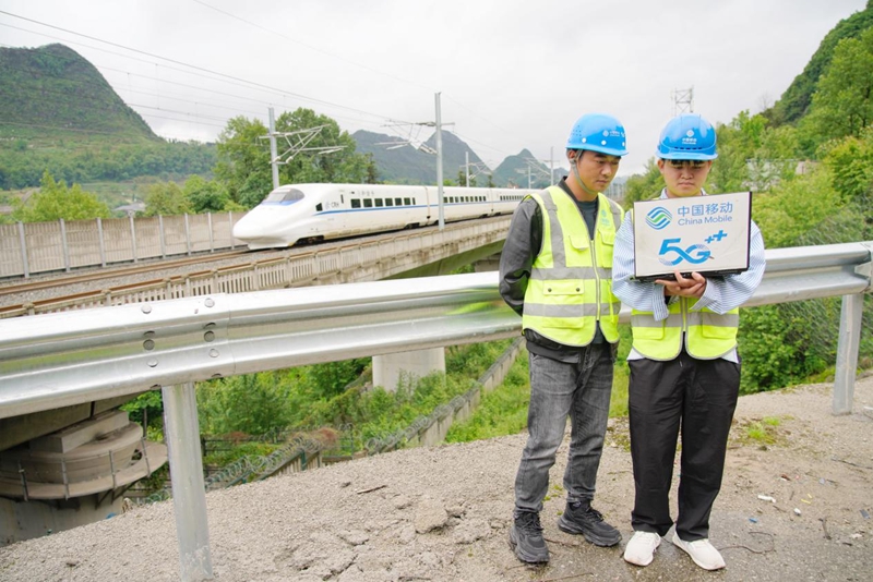 安六高鐵5G專網(wǎng)覆蓋測(cè)試。