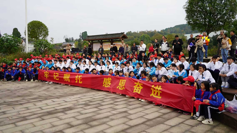 參加活動的師生。