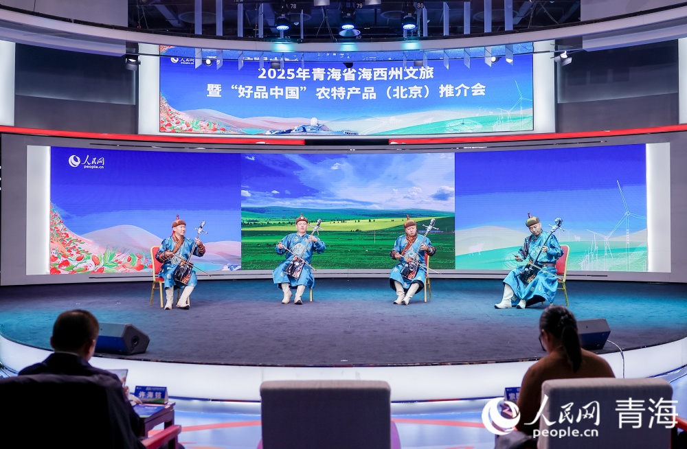 文藝演出。人民網記者 況玉攝