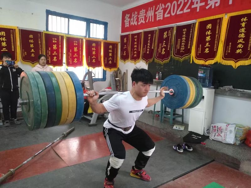 雷江清早期訓練畫面。