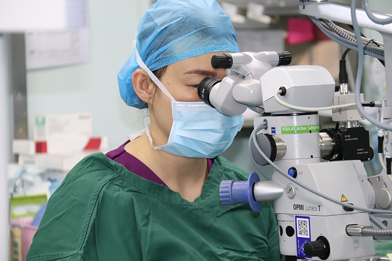 醫生正在為患者做手術。