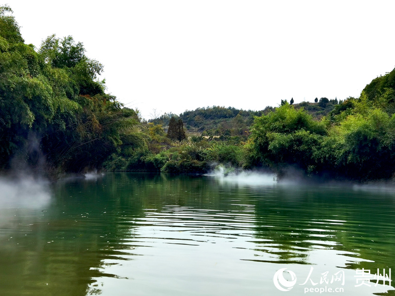 車(chē)田村山水風(fēng)光。人民網(wǎng)記者 王秀芳攝