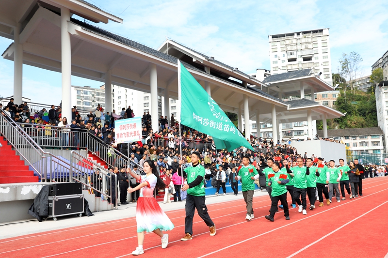 貴州鄉村足球超級聯賽黔東南賽區劍河縣資格賽開幕現場。楊家孟 攝 (10)