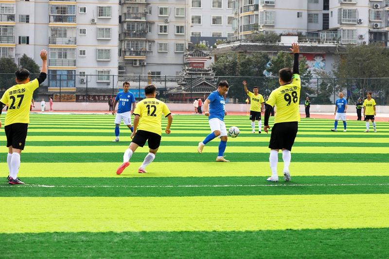 貴州鄉村足球超級聯賽黔東南賽區劍河縣資格賽揭幕戰。楊家孟 攝 (3)