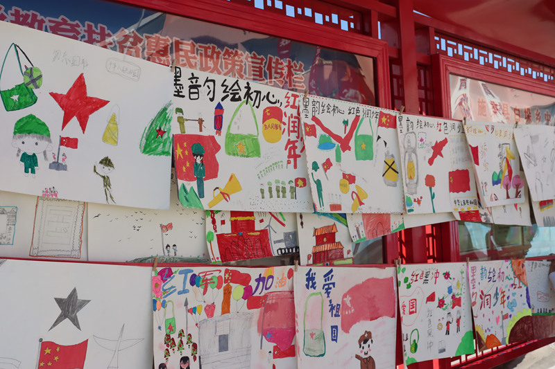 部分參賽繪畫作品展示。