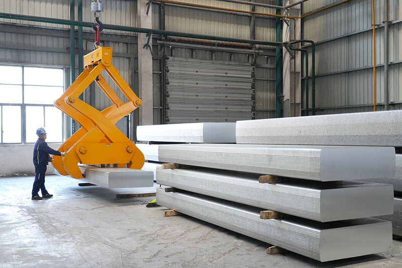 貴州貴鋁新材料股份有限公司清鎮再生鋁分公司生產車間。陸勁松 攝.jpg