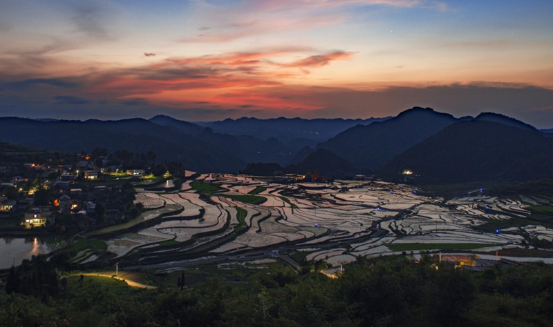 圖為:富硒產(chǎn)業(yè)基地