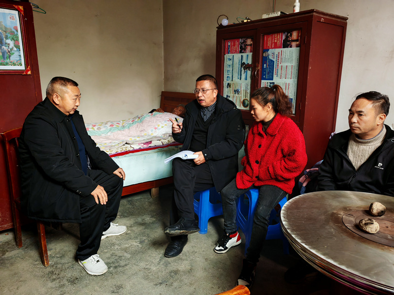 “快板書記”何孝友。