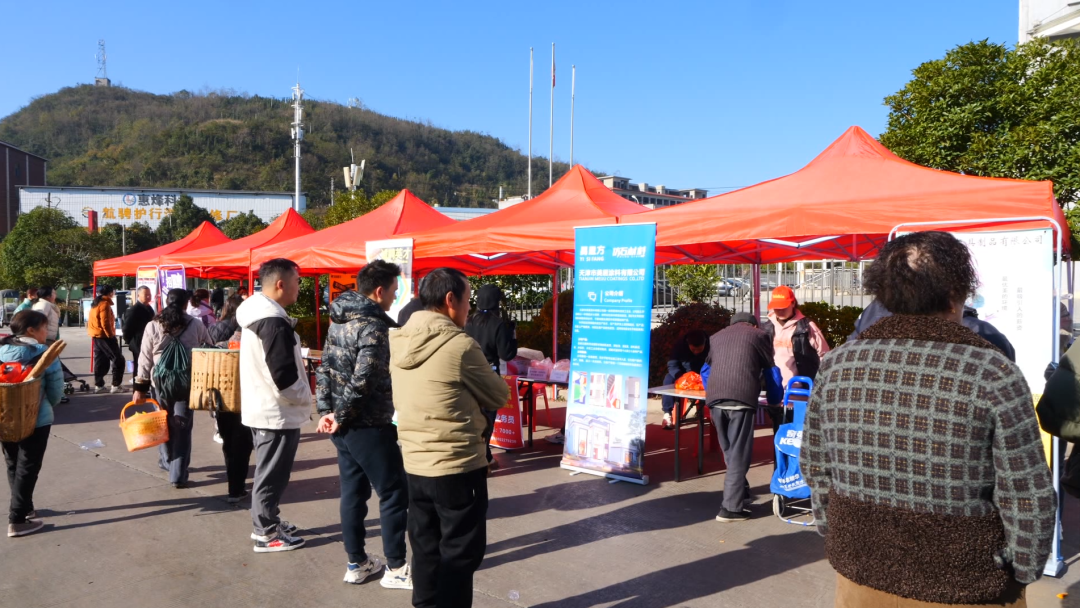 招聘會(huì)現(xiàn)場。