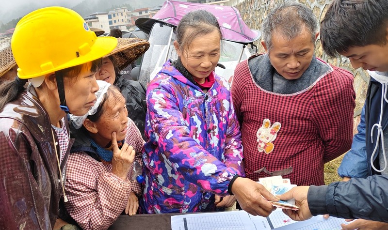 松桃縣普覺鎮(zhèn)黨建引領(lǐng)破解民生保障難題。