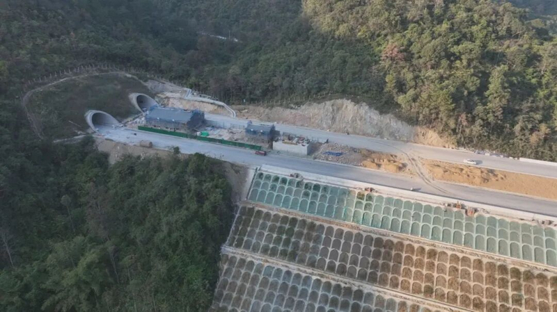 荔河高速路段航拍。