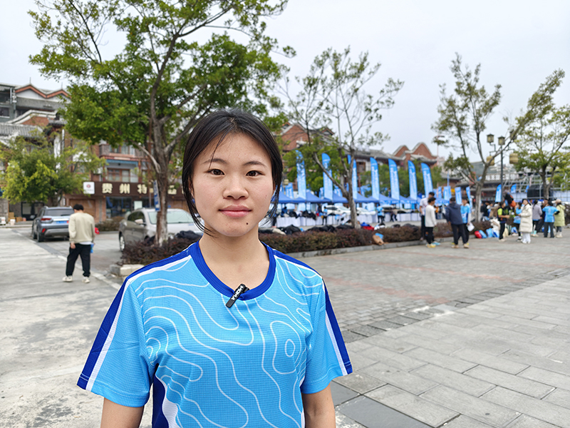 全國定向錦標賽接力賽冠軍羅丹。