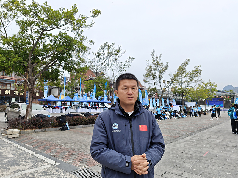 賽事總裁判長李波。