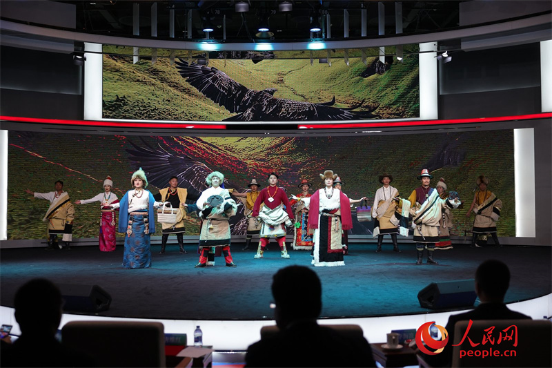 非遺展演。人民網(wǎng) 馬可欣攝