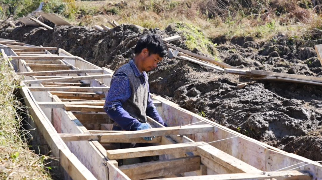東西部協(xié)作資金澆灌“希望渠”。