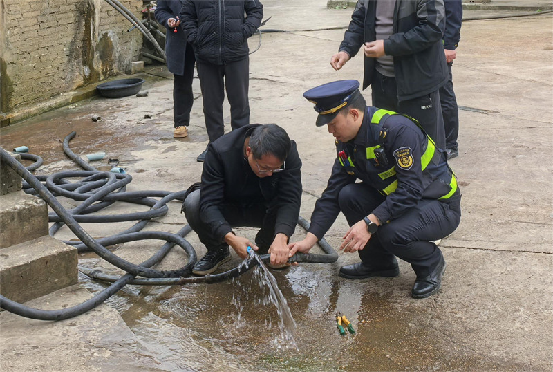 圖為關閉違法加水設備。