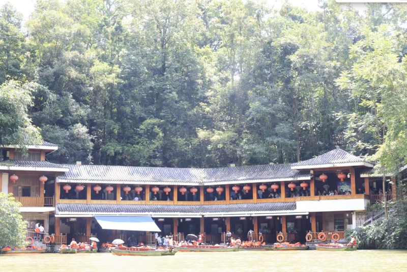 3 圖為龍宮碼頭游船.jpg