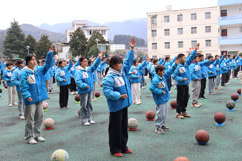 太平中學大課間創新武術操。