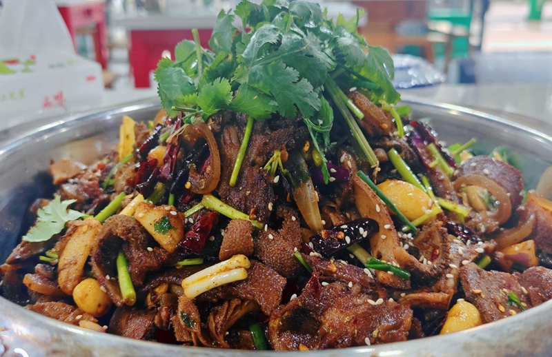 冬至羊肉香,煙火升騰暖寒冬。