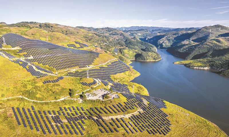 大方縣理化鄉的光伏發電設施(史開心 攝)