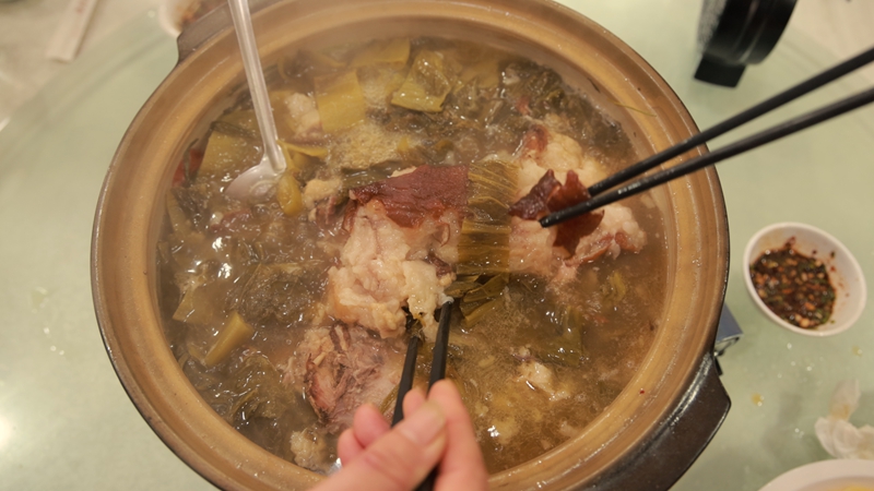 4 制作好扎佐蹄膀。 王艷 攝.jpg