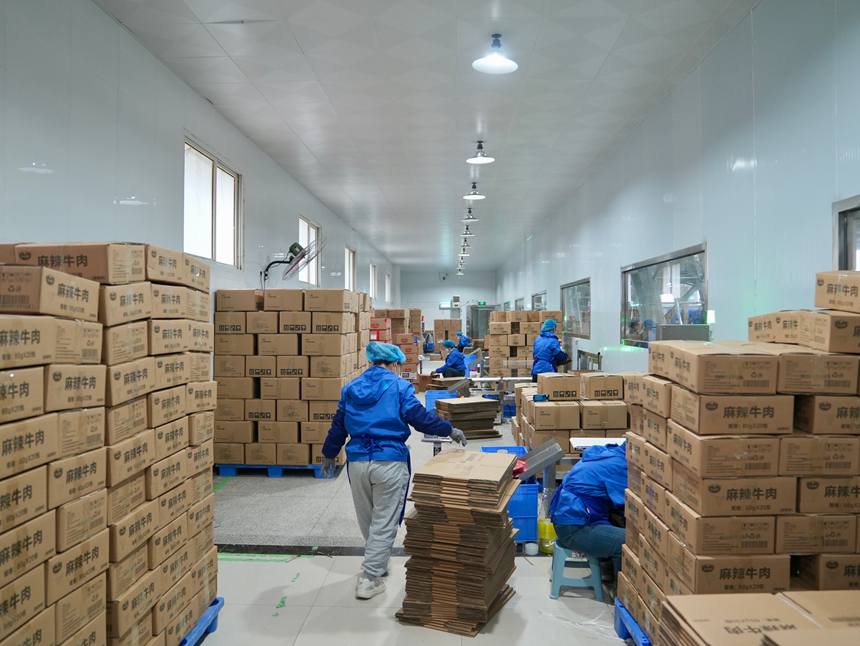 平壩區企業開足馬力趕訂單保供應。