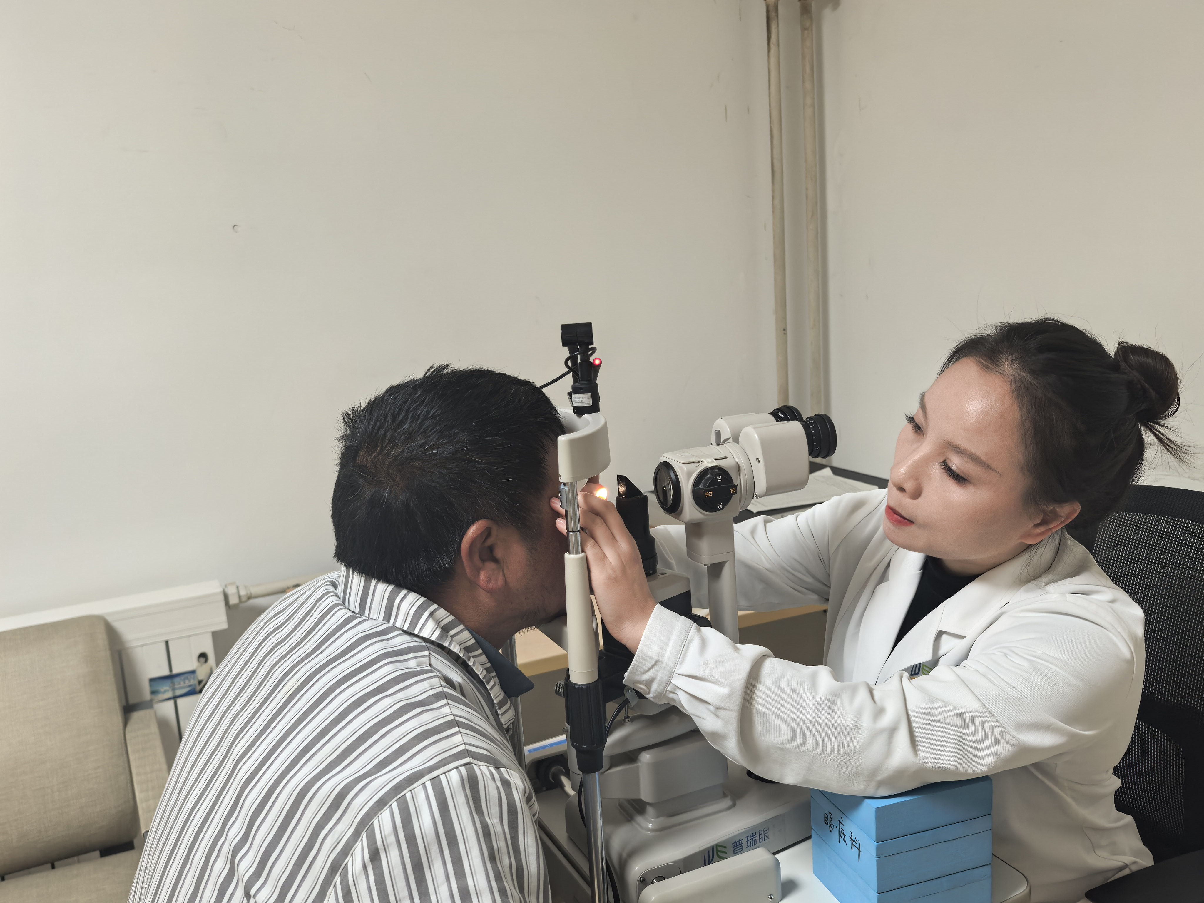 患者在接受檢查。