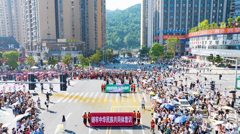 民族巡游各方隊。