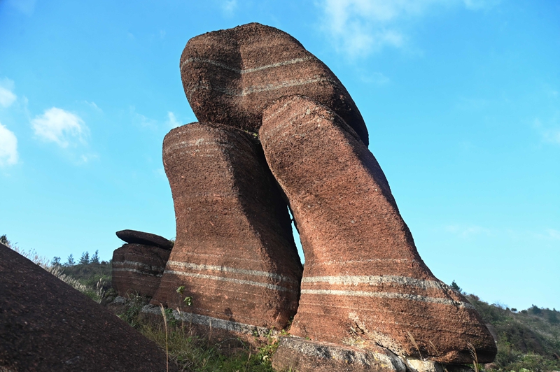 盤石鎮“品”字形石頭。