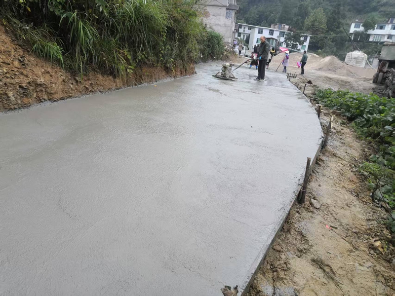 圖為:道路修繕項(xiàng)目施工現(xiàn)場