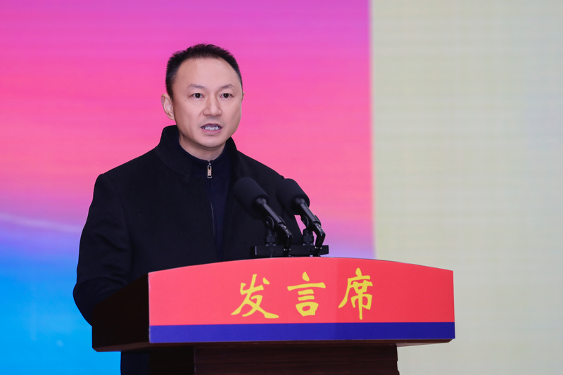 貴州省體育職業學院黨委書記曾曉進向全省高等院校發出倡議。