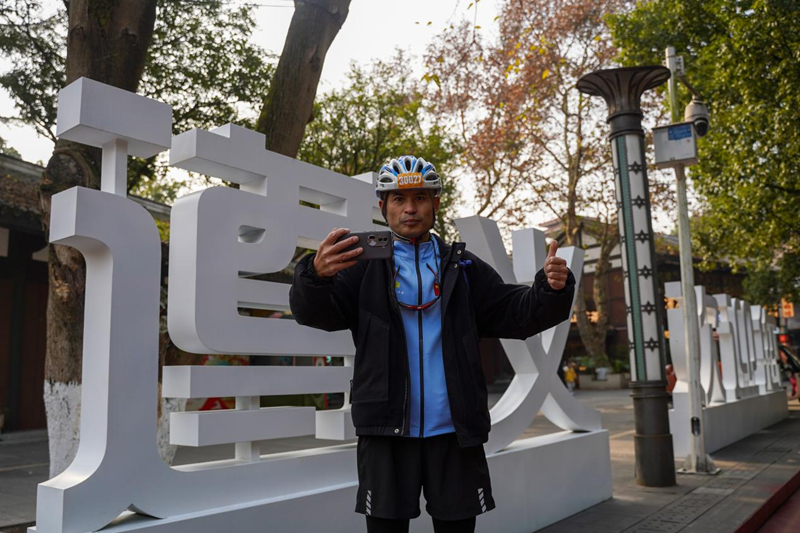 參賽選手打卡留念。