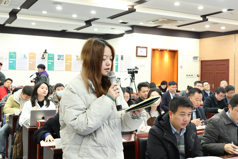 中國新聞社貴州分社記者提問。