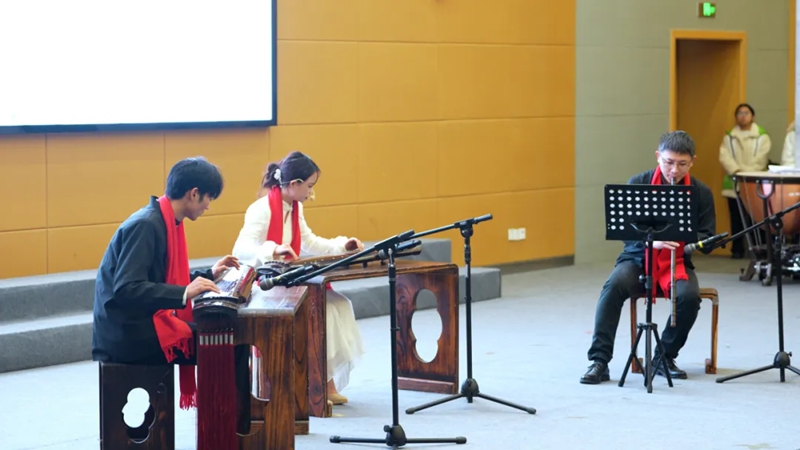 1.音樂會現(xiàn)場 (3)