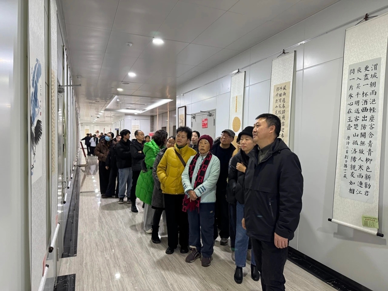 3 圖為文化館開展“尺素藏新綠 筆墨繪春歸”主題書畫展