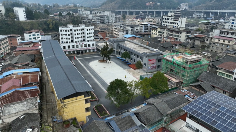 岑鞏縣第五小學。